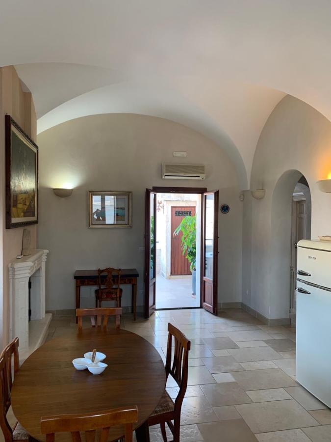 Palazzo Dei Gesuiti Appartamento Con Terrazza Privata Монополи Экстерьер фото